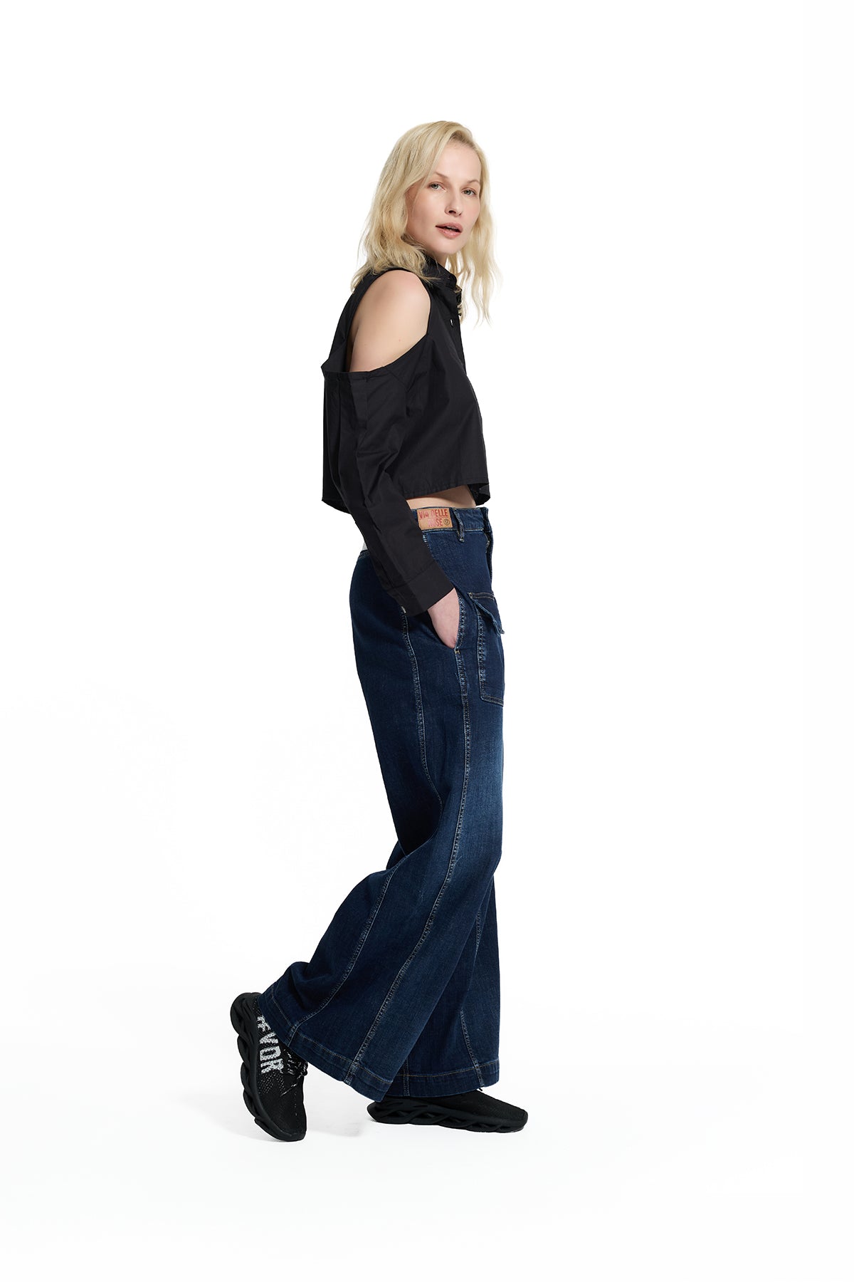 Black Sneakers Bora8