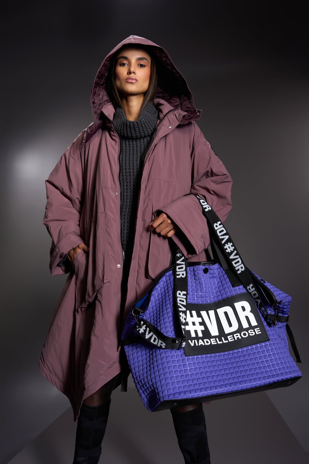 Viola Bag Monument4