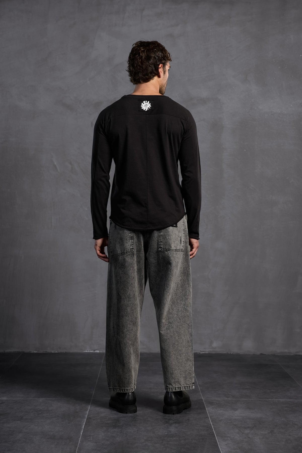 Black Front Text Crew Neck T-shirt 10011