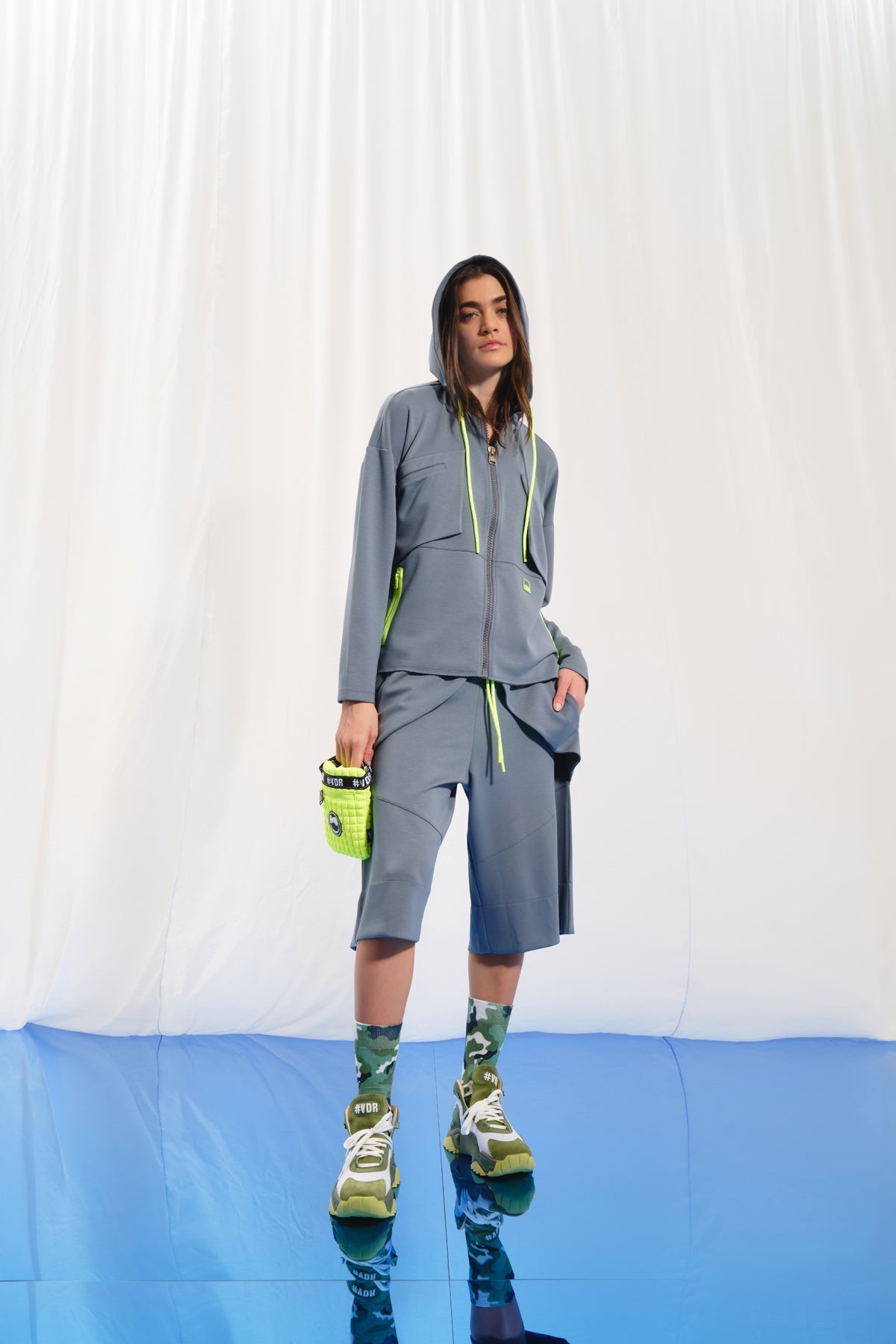 Grey Sweatshirt 17144