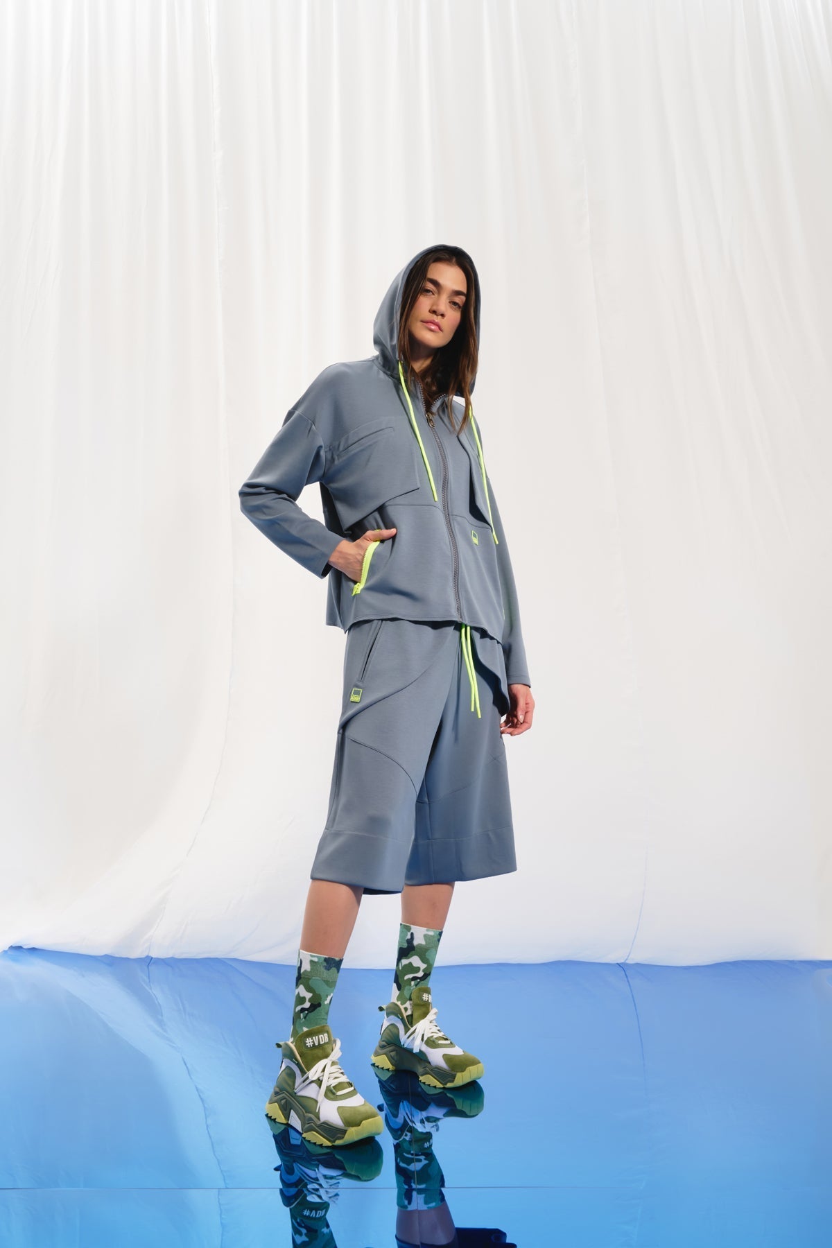 Grey Sweatshirt 17144