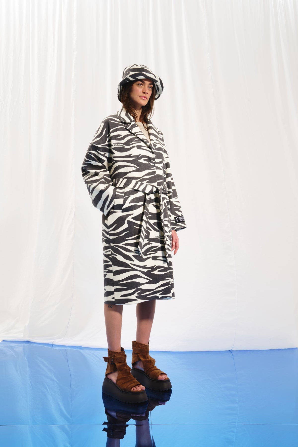 Black Off White Coat 17383