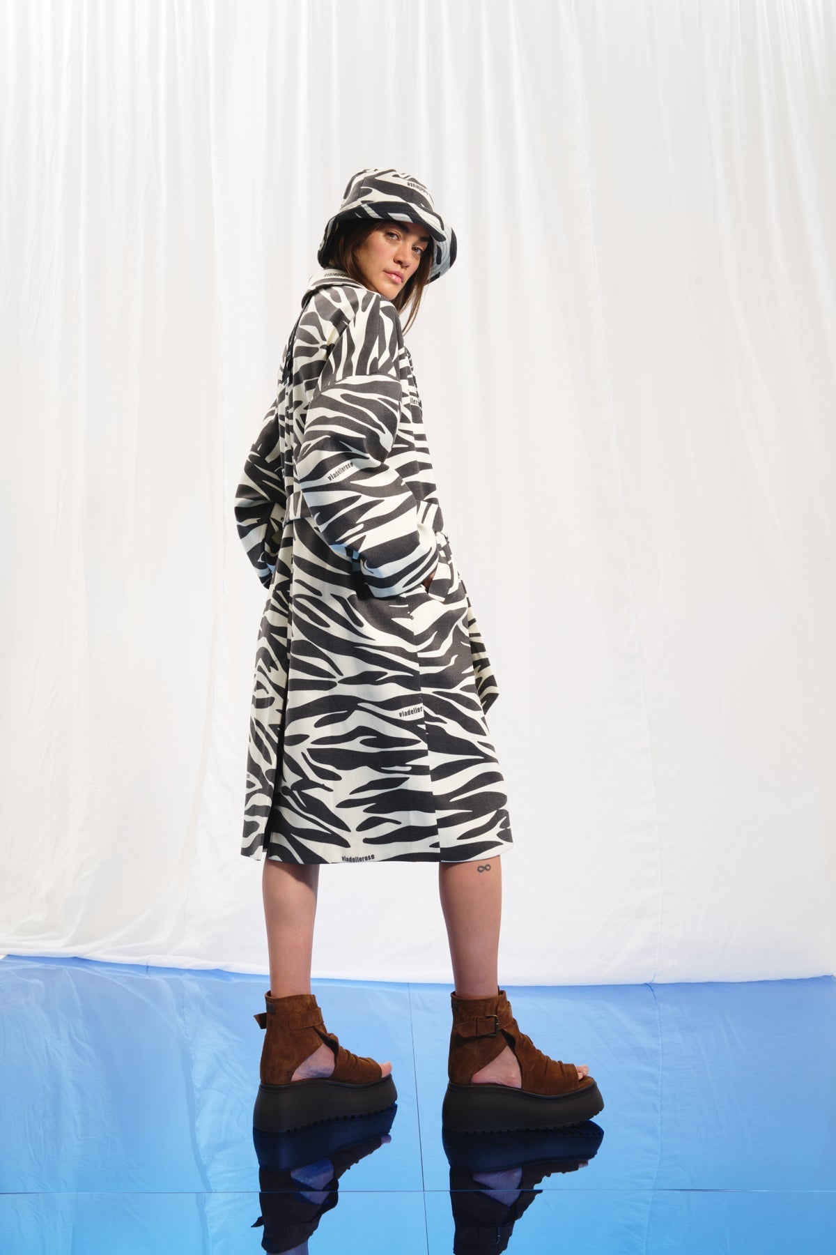 Black Off White Coat 17383