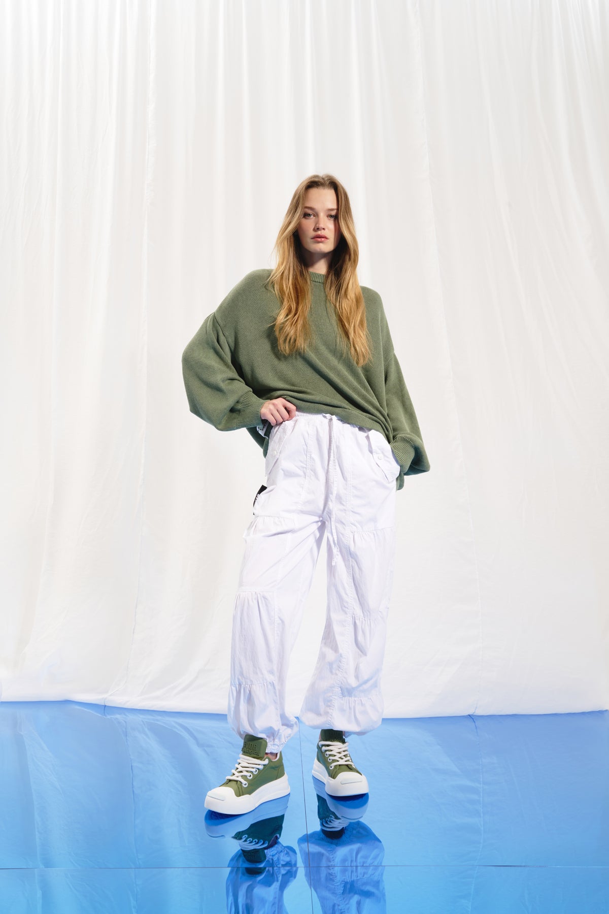 White Trousers 17387