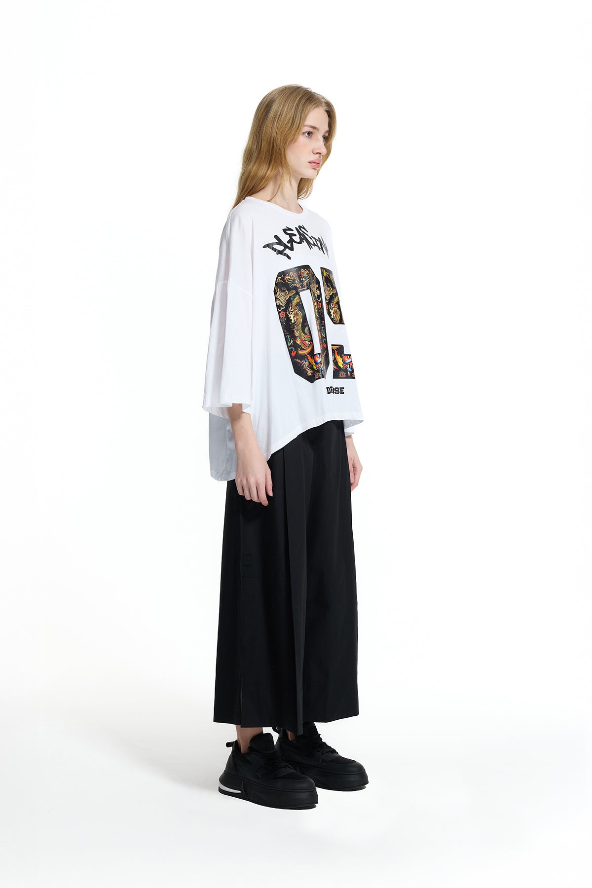 White Baroque Graphic Print Crop Oversize T-shirt 19082