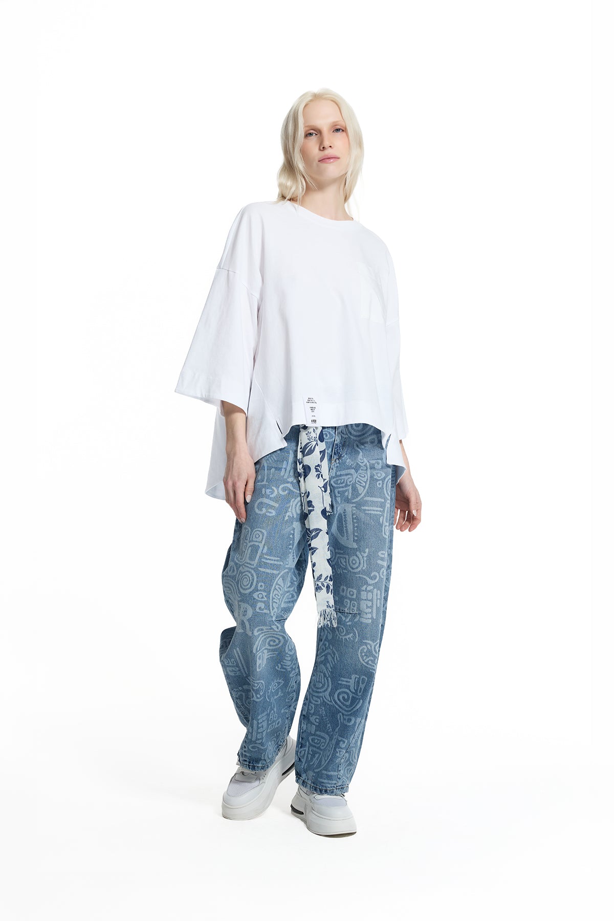 White Minimal Pocket Detail Oversized Silhouette T-shirt 19103