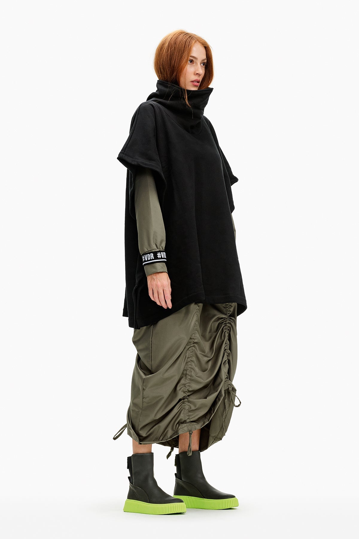 Nero Poncho 10340