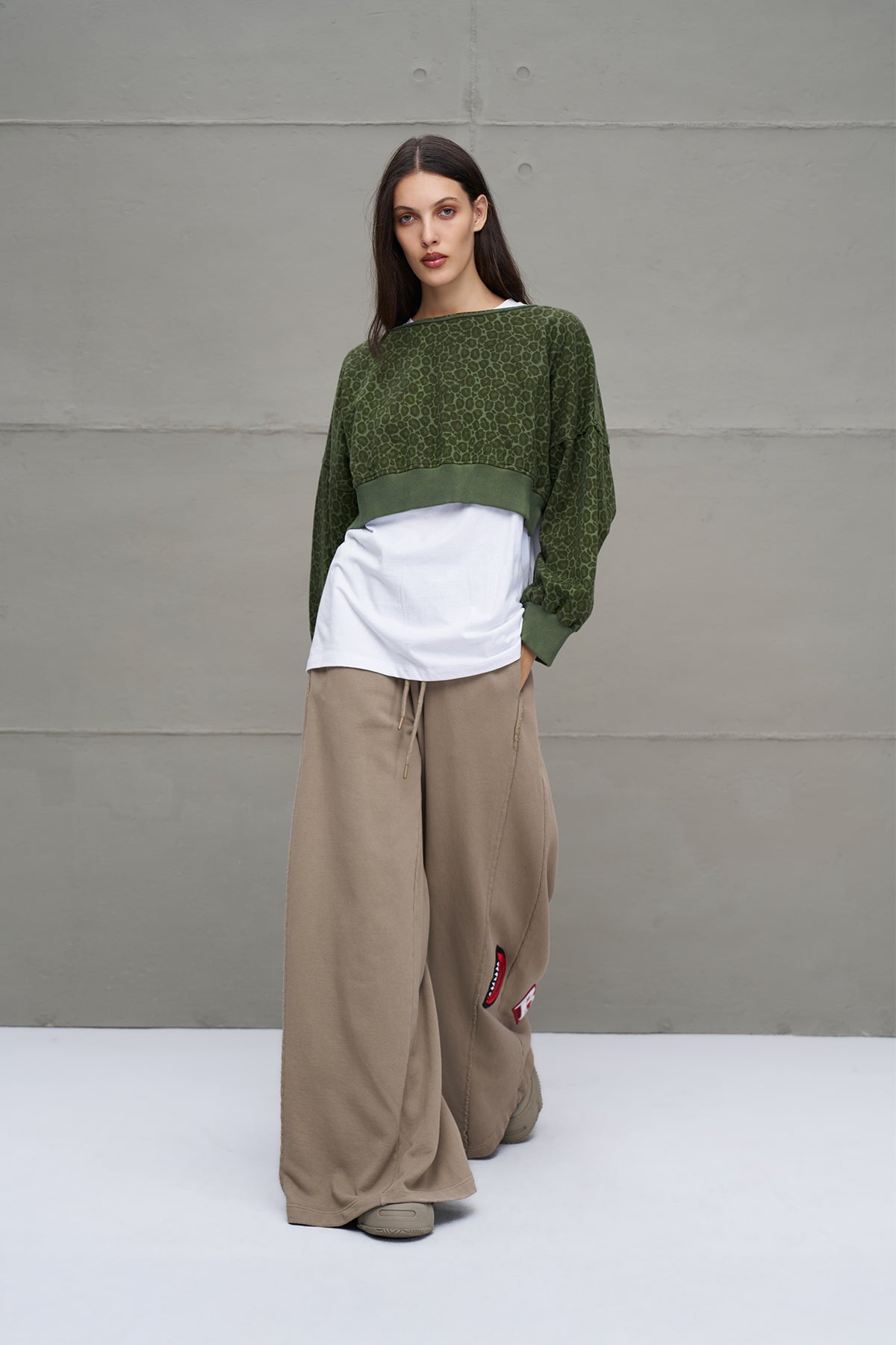 Green Leopard Print Cropped Sweatshirt 18013