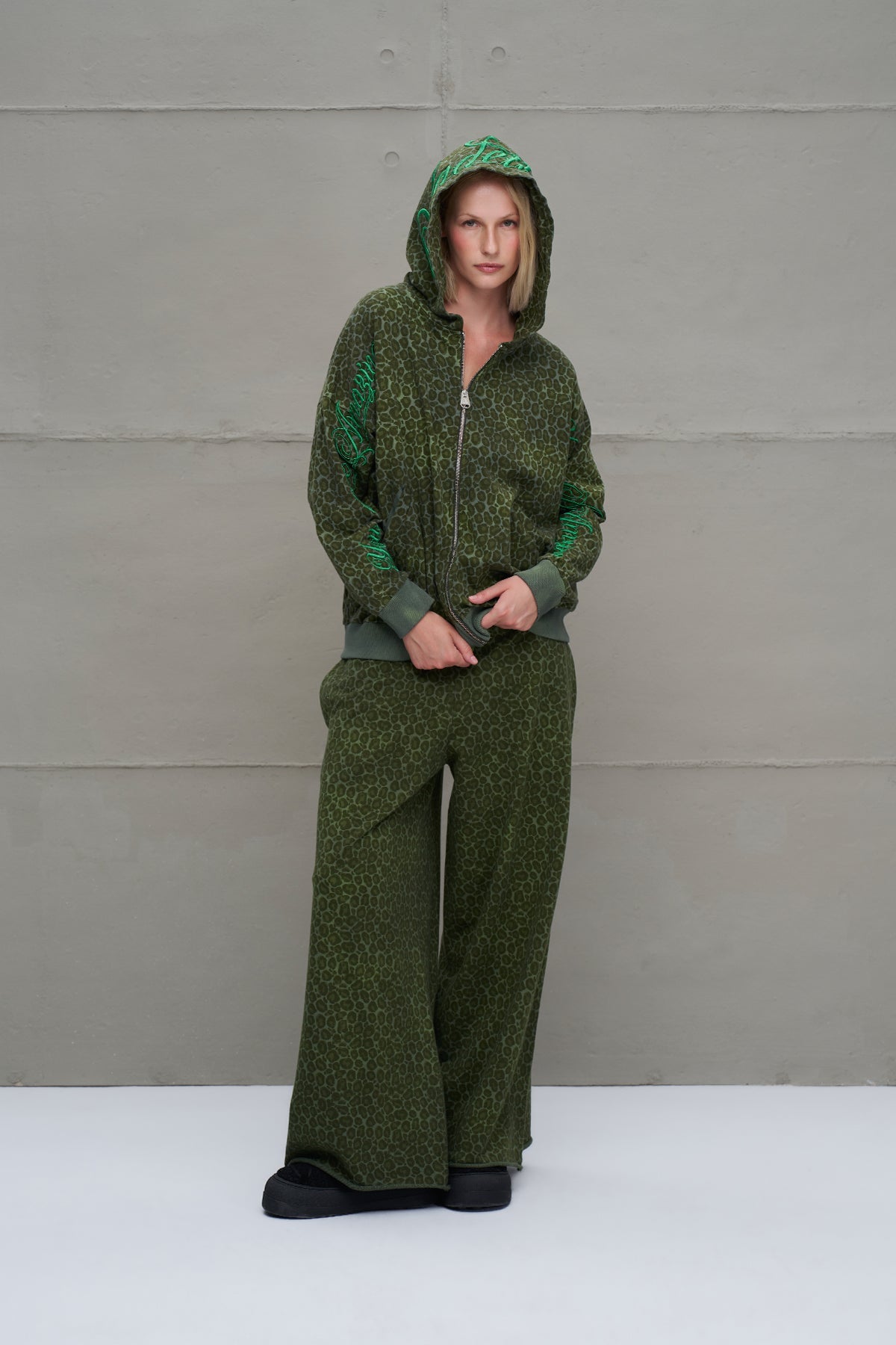 Green Leopard Print Oversize Trousers 18014