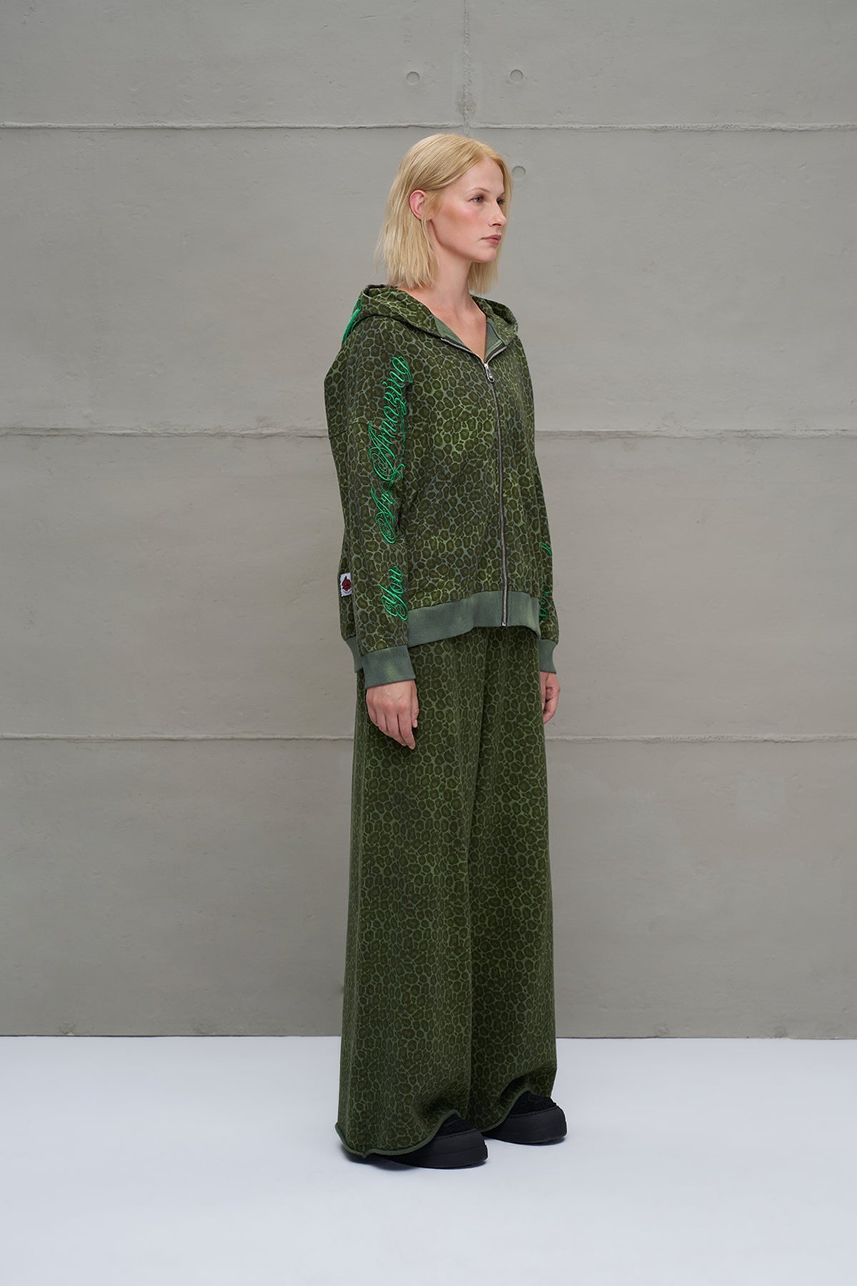Green Slogan Oversized Sweatshirt 18016