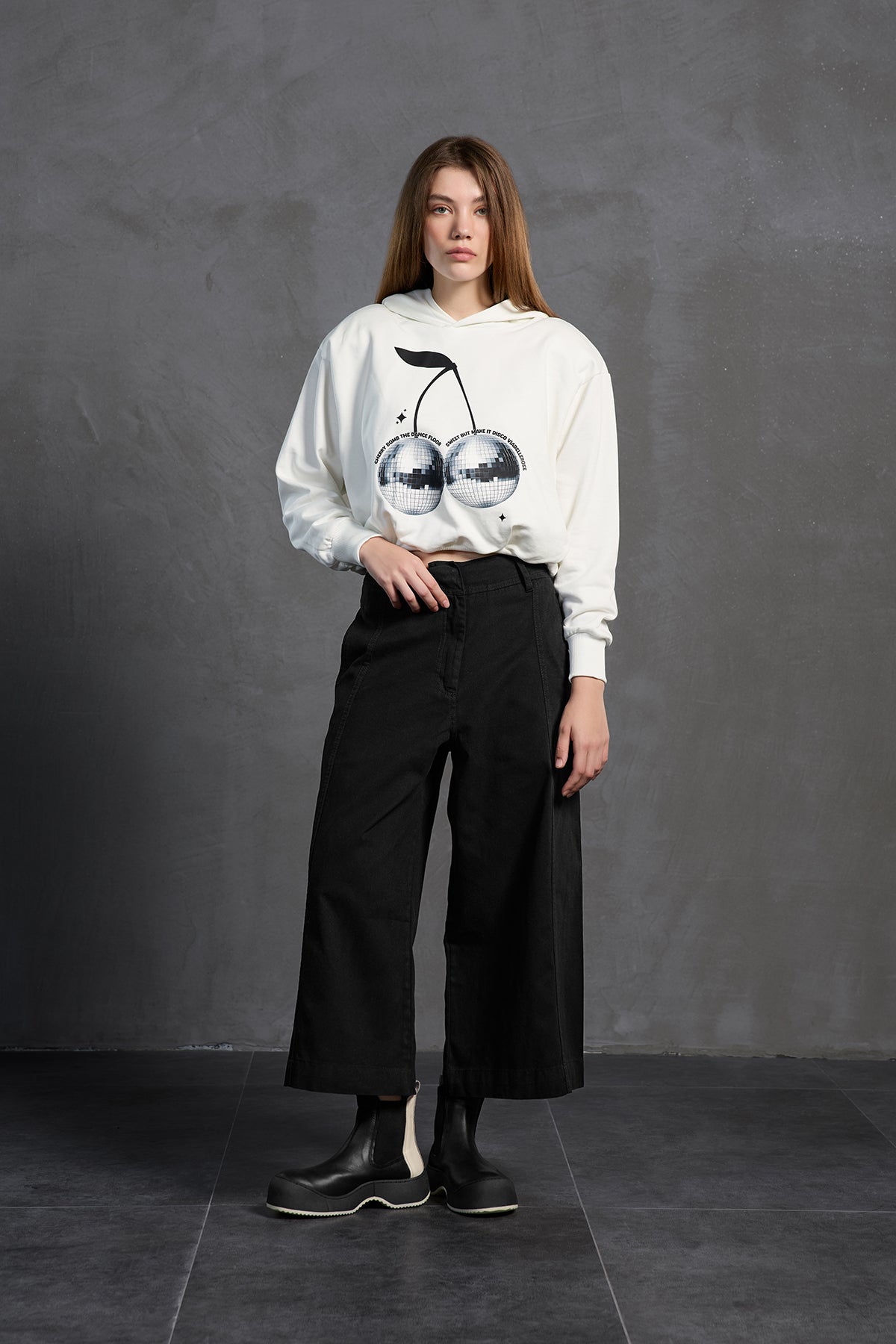 Off White Crop Sweatshirt 18259