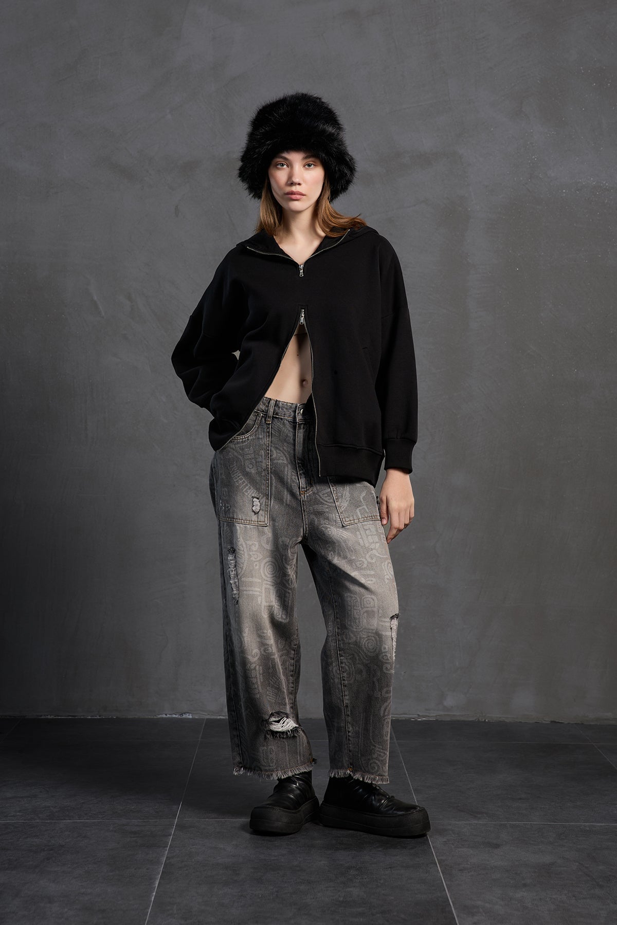 Black Zippered Oversize Sweatshirt 18285