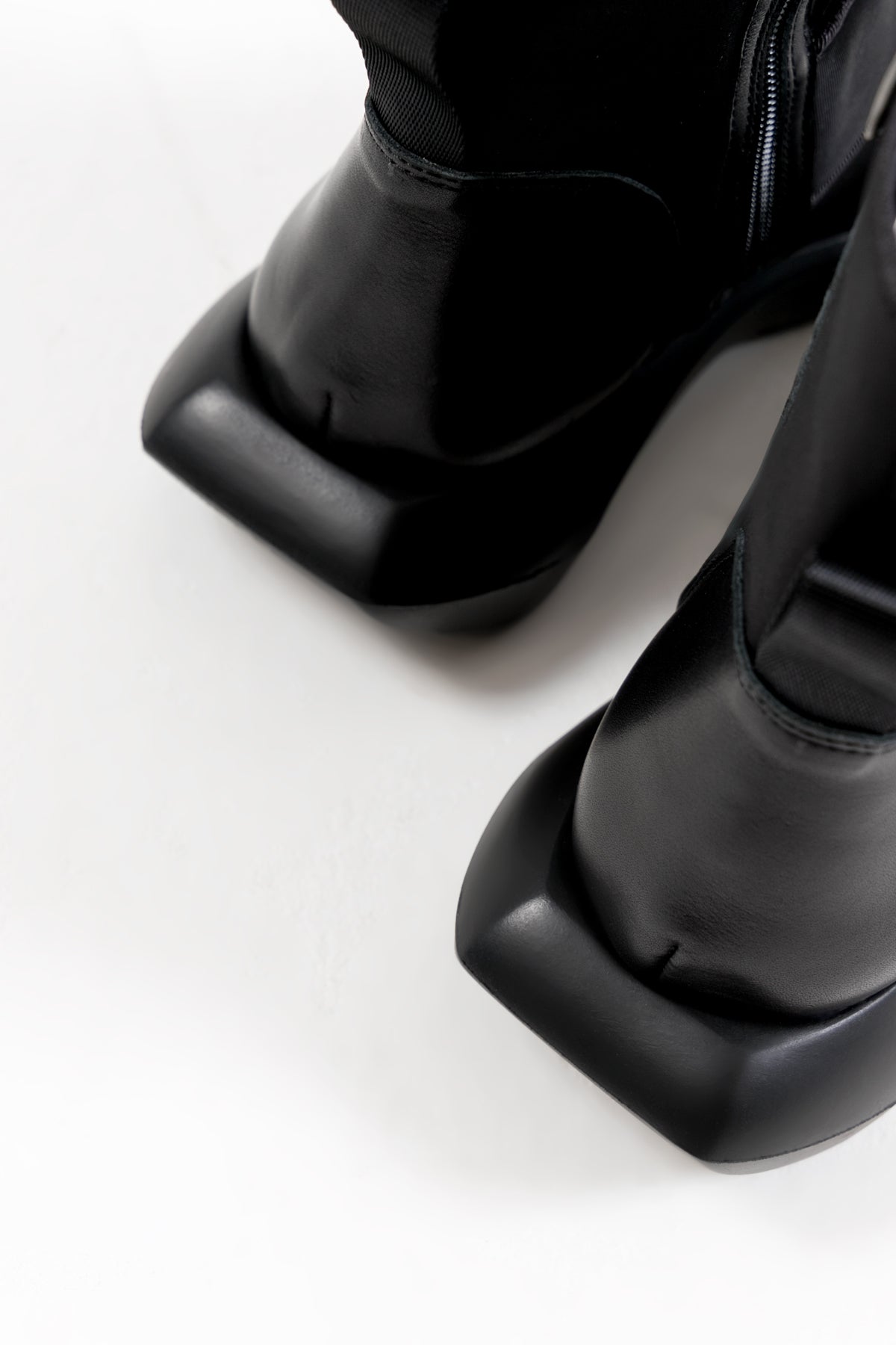 Nero Boots Star