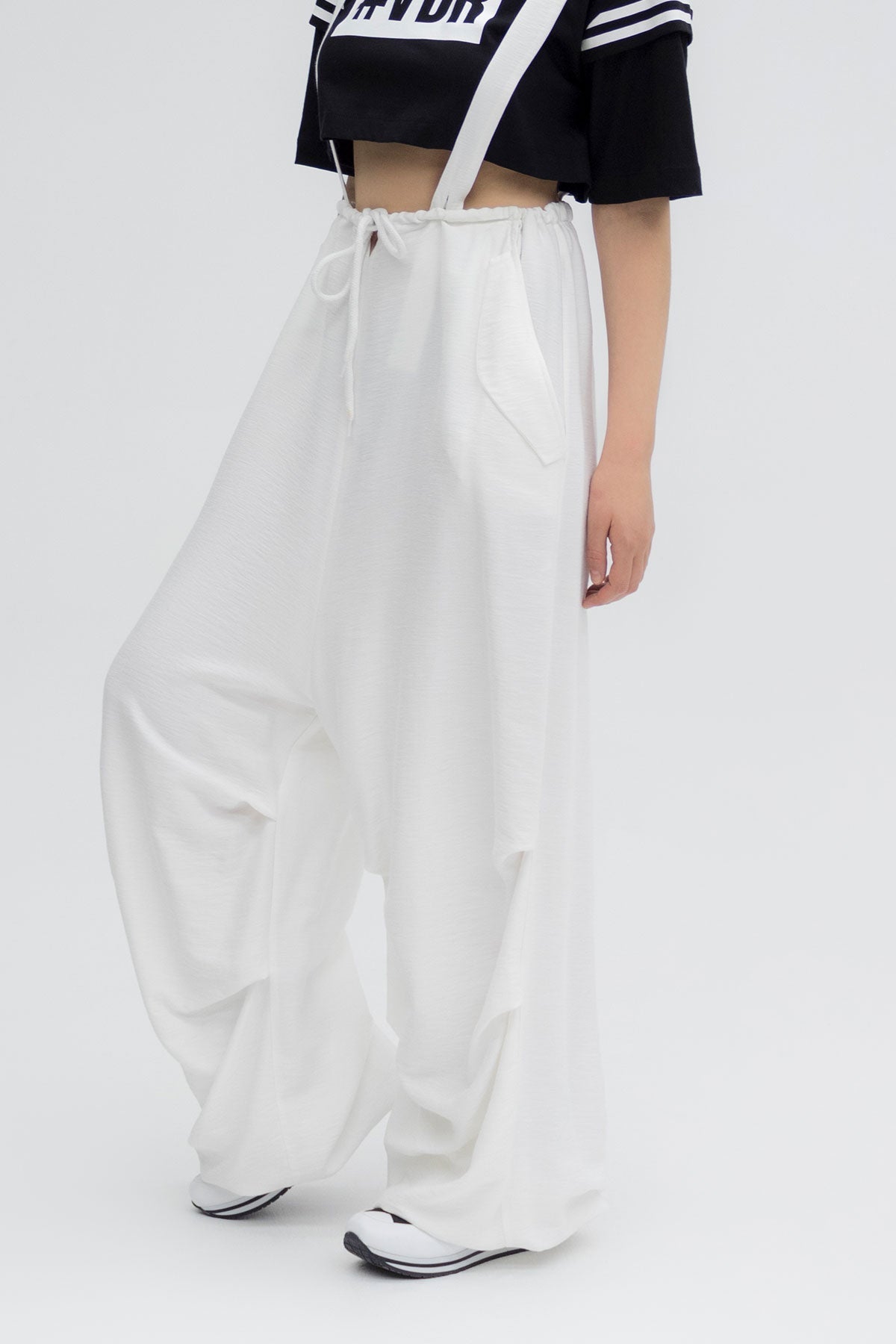 Off White Pants 5508