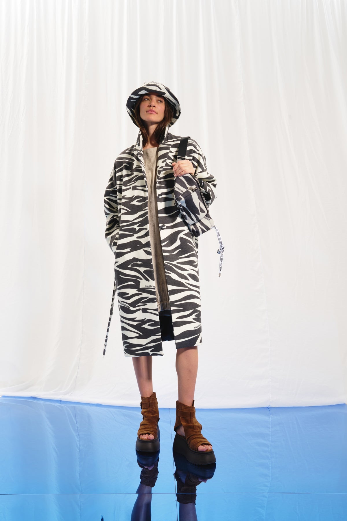 Black Off White Coat 17383