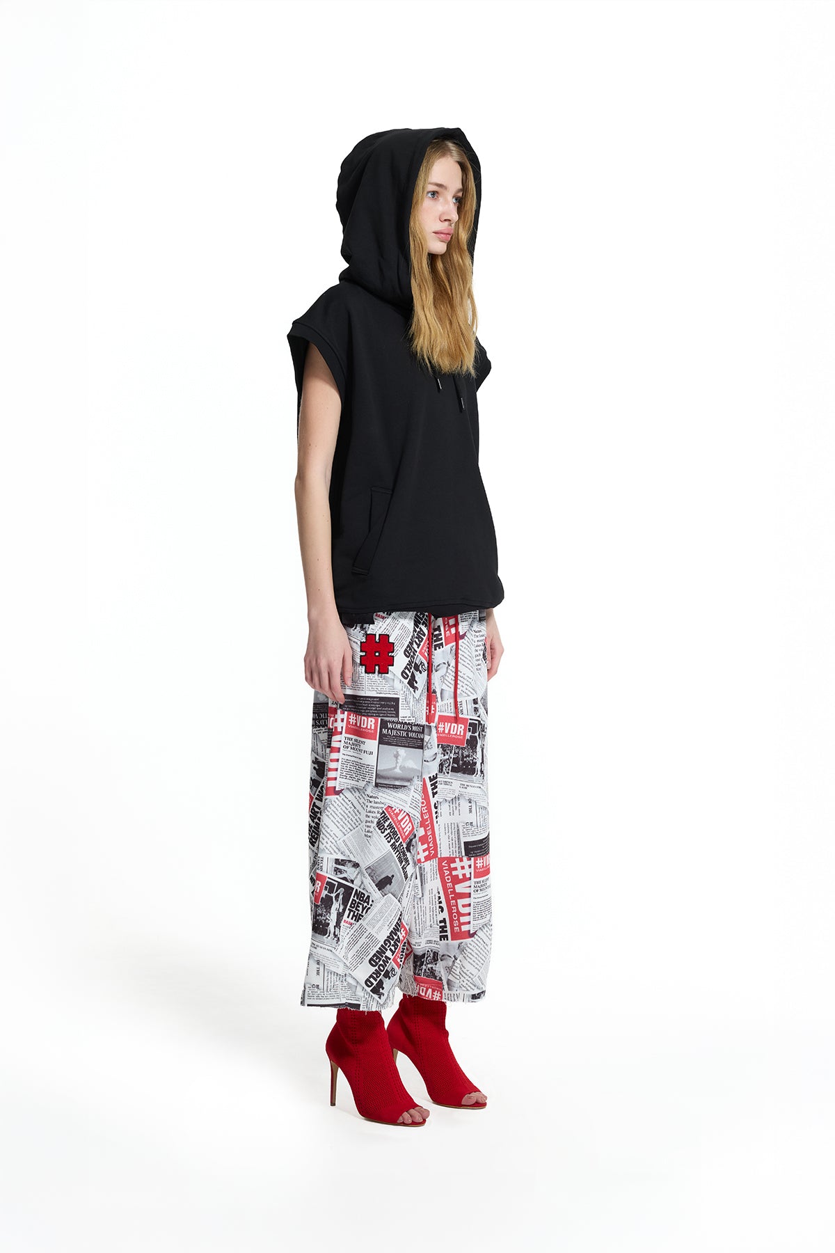 Black Sleeveless Hooded Sweatshirt 19108