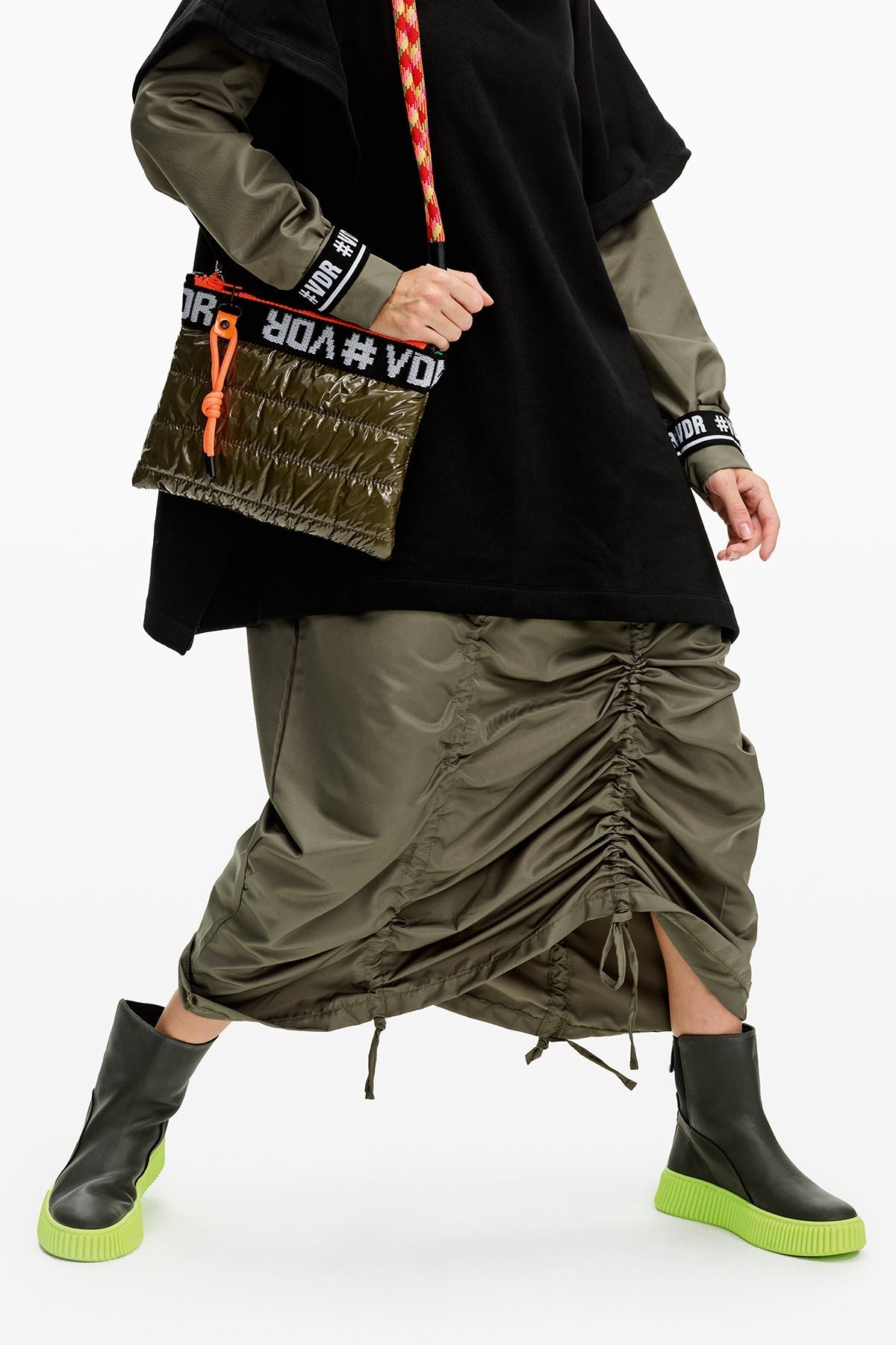 Nero Poncho 10340
