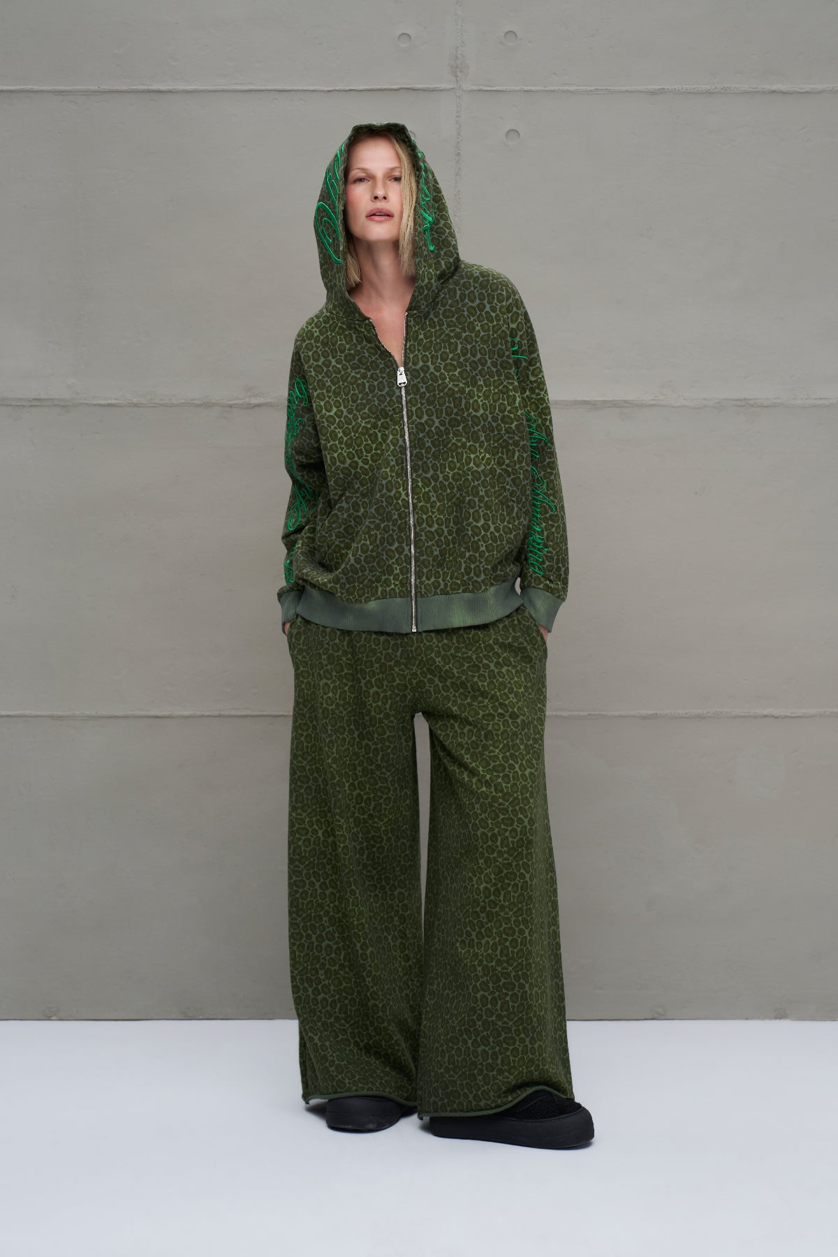 Green Leopard Print Oversize Trousers 18014