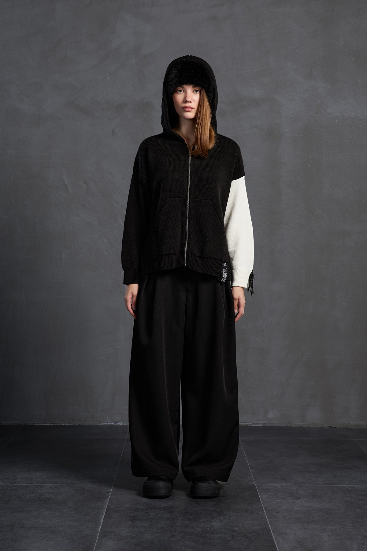 Black Off White Zip-up Oversize Knit Sweater 18070