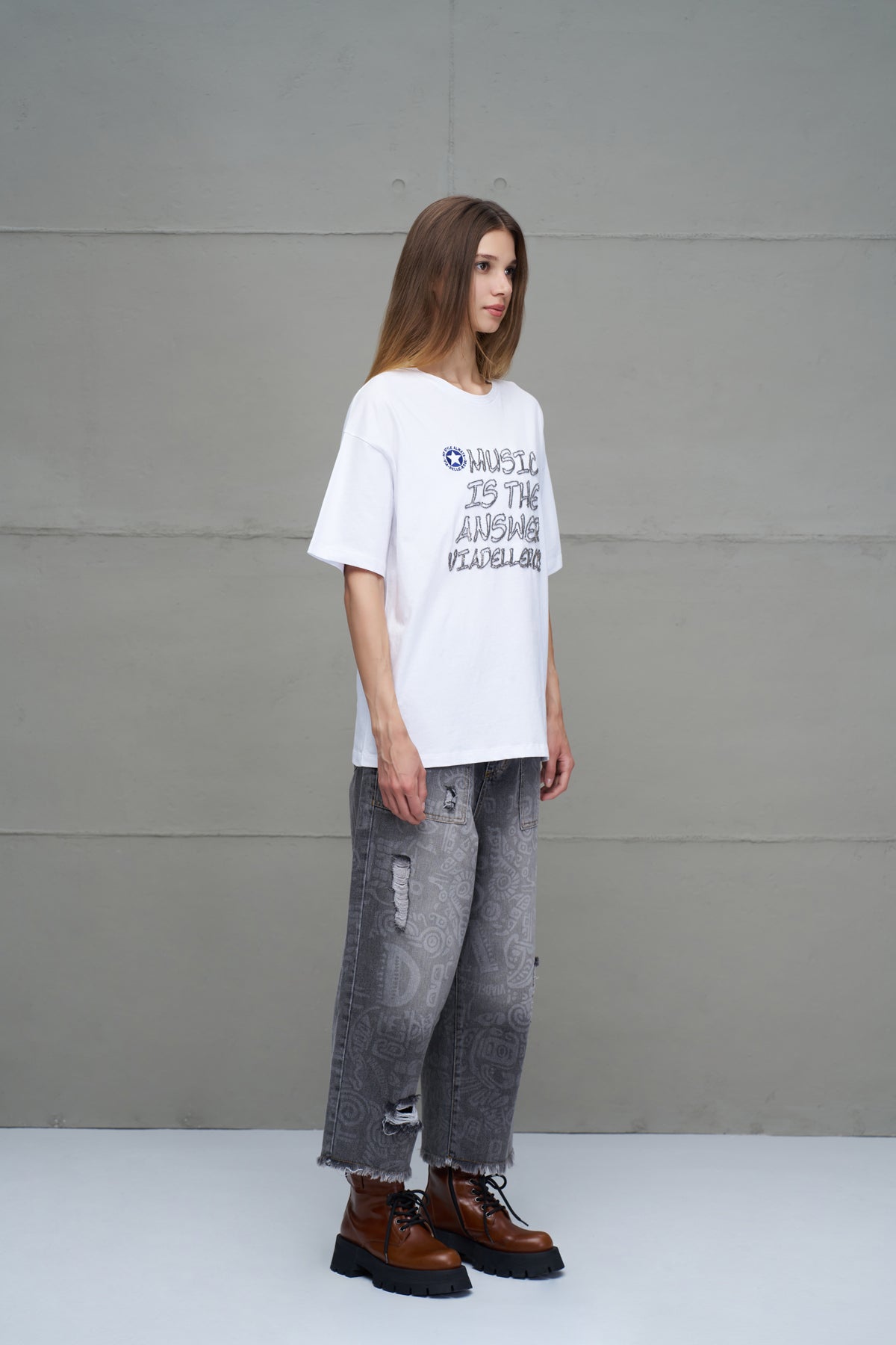 White Beaded Lettering Oversize T-shirt 18243
