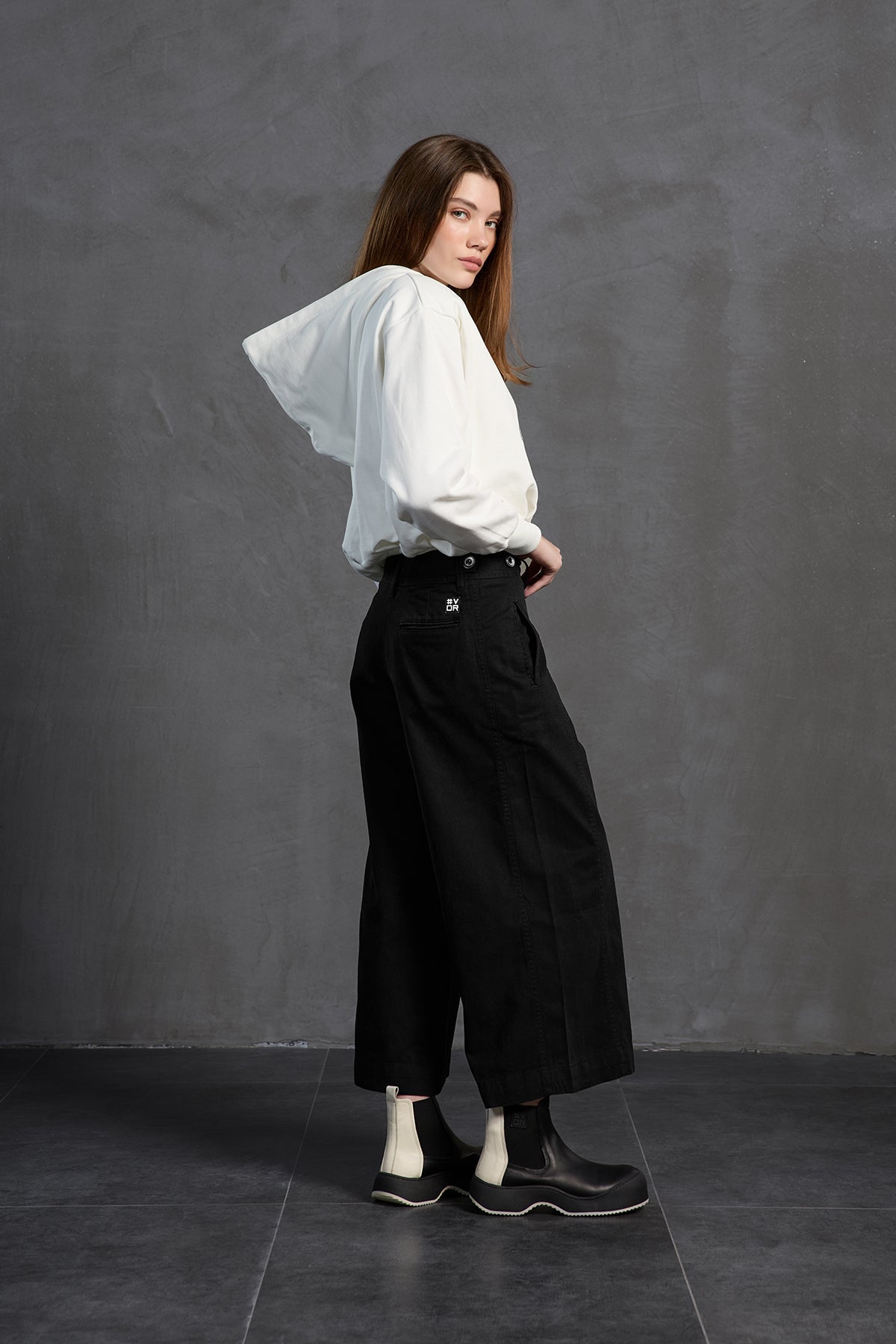 Off White Crop Sweatshirt 18259