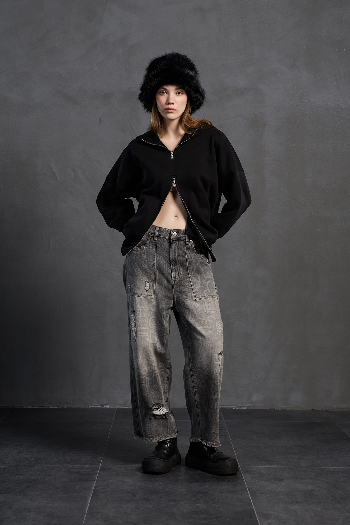 Black Zippered Oversize Sweatshirt 18285