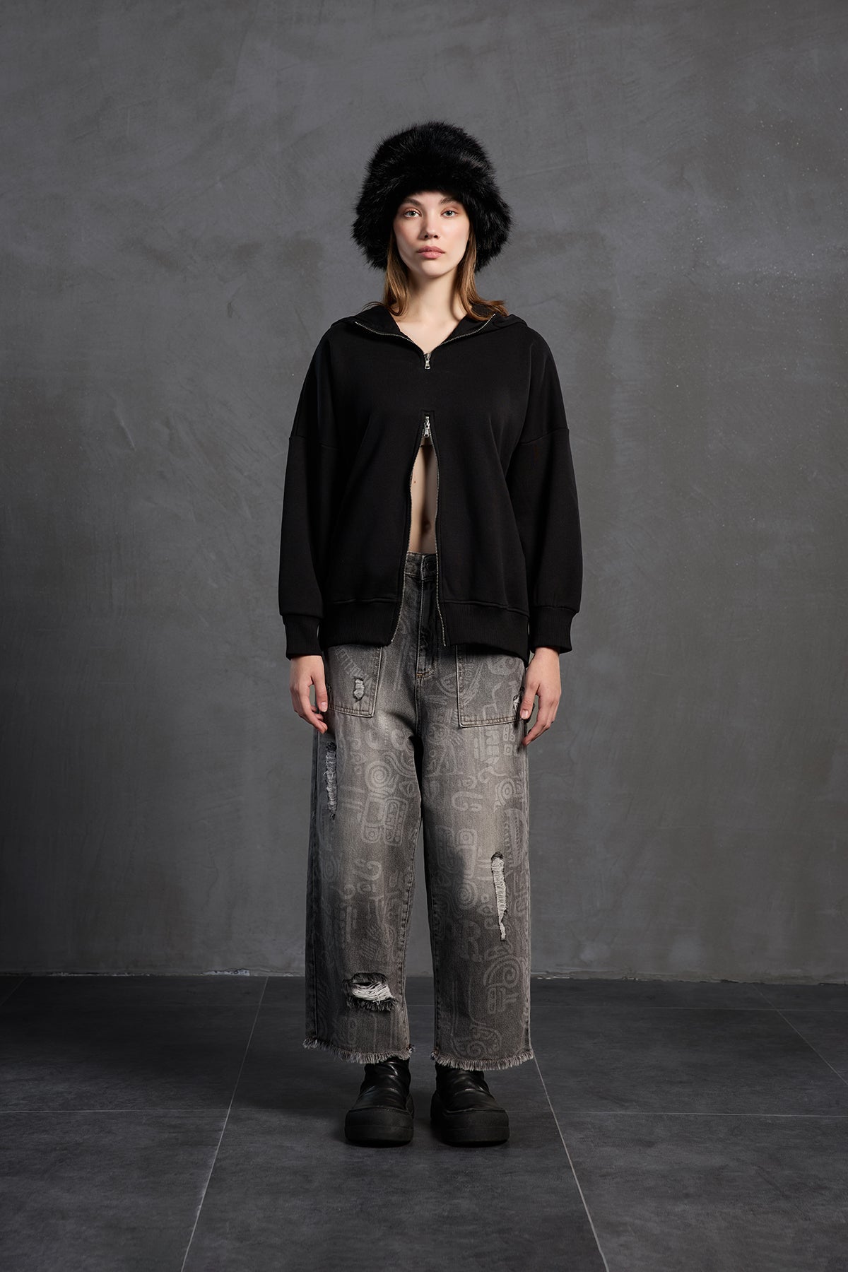 Black Zippered Oversize Sweatshirt 18285